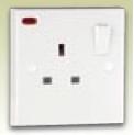 13 Amp 1 Gang Switched Socket - 7000N