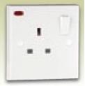 13 Amp 1 Gang Switched Socket - 7000N