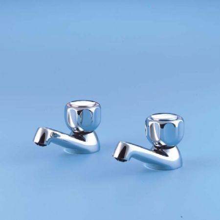 Fairline 3/4 inch Bath Pillar Taps With Handwheels CP - C29353 - S7061AA