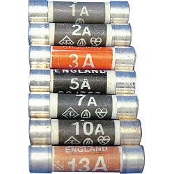 Dencon 13 Amp Fuse to BS1362 - Display Carded - STX-505602 