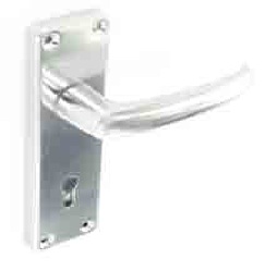 Aluminium standard external pack. Contents 1 set lock handles 1x63mm 3 lever lock. 1 pair 100mm steel butt hinges Zinc plated - DP3071