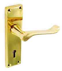 Scroll external economy pack. Contents 1 set lock handles 1x63mm 3 lever lock. 1 pairs 100mm Brass plated hinges - DP7204